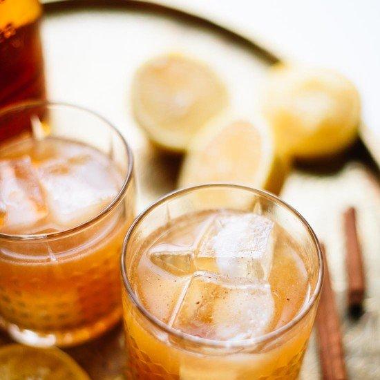 cinnamon-maple-whiskey-sour.html