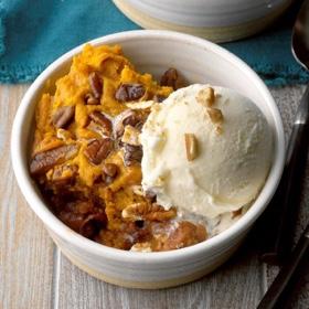 Slow-Cooked Pumpkin Apple Cobbler